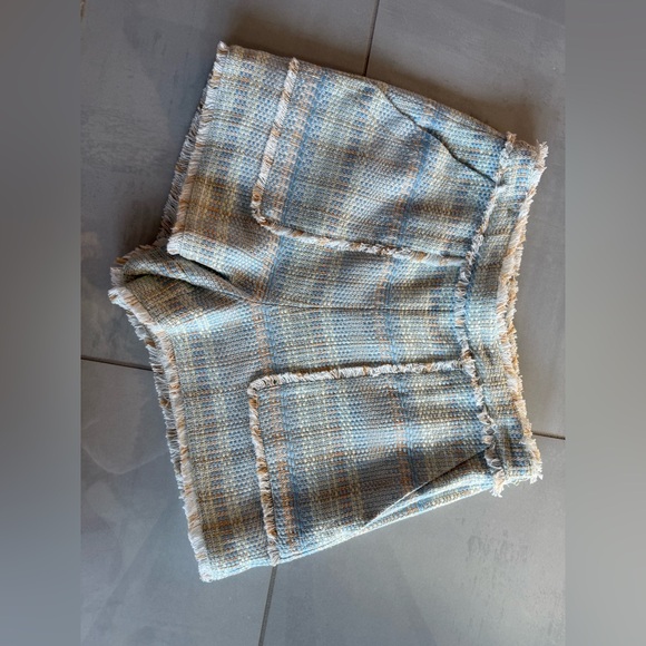 Cinq à Sept Allen Boxweave Shorts Plaid Tweed Shorts with Fringe, 4 - Picture 5 of 10